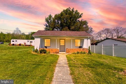 1505 Loop Rd, GERRARDSTOWN, WV, 25420-3588 | Card Image