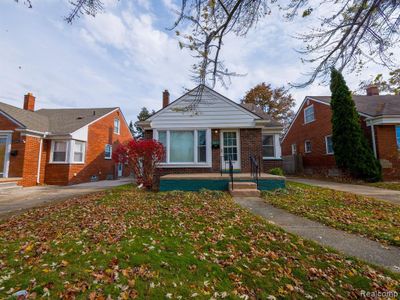 6813 Norwood Avenue, Home with 3 bedrooms, 1 bathrooms and null parking in Allen Park MI | Image 2