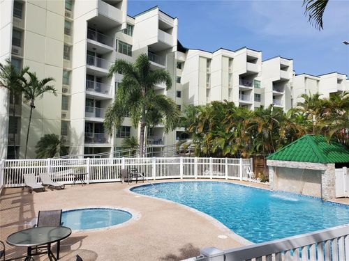b-208-17 Calle Regina Medina, Guaynabo, PR, 00969-6022 | Card Image