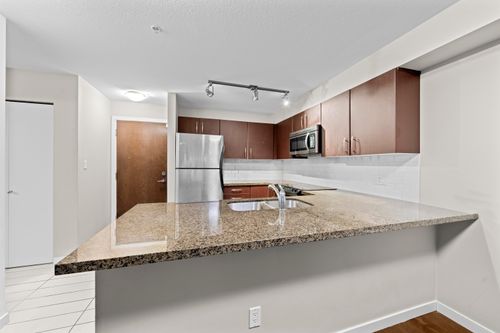 209-7337 Macpherson Ave, Burnaby, BC, V5J0A9 | Card Image