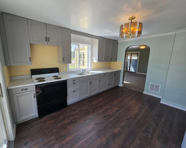 821 7 Th St Sw, House other with 2 bedrooms, 2 bathrooms and null parking in Pipestone MN | Image 10