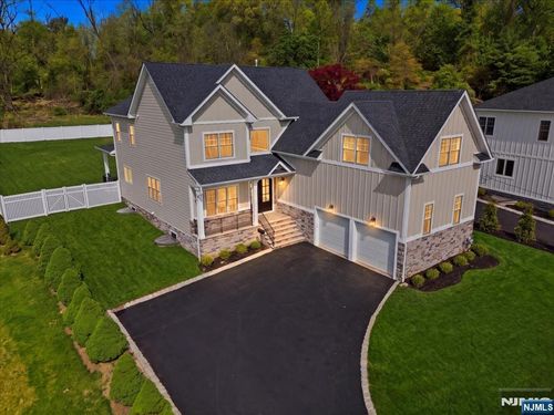 76 Hillside Avenue, Livingston, NJ, 07039 | Card Image