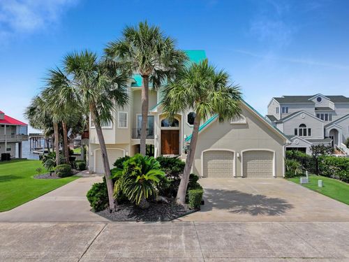 425 Island Way, Port Arthur, TX, 77640-6864 | Card Image