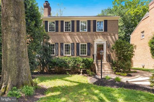 1250 Pine Hill Rd, MCLEAN, VA, 22101-2905 | Card Image