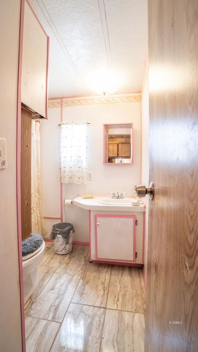 Full Bathroom | Image 13