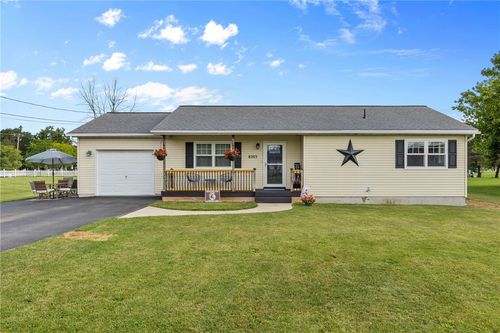 8203 Westphal Pkwy, Lyons, NY, 14489-9734 | Card Image