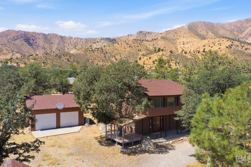 3300 Cook Peak Rd, Lake Isabella, CA, 93240-9748 | Card Image