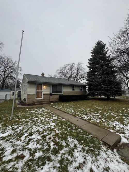 7824 W Herbert Avenue, Milwaukee, WI, 53218 | Card Image