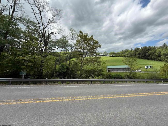 2610 Maple Spring Hwy, House other with 3 bedrooms, 3 bathrooms and 3 parking in Eglon WV | Image 30