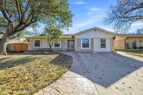 517 Panay Way Dr, Fort Worth, TX, 76108-3917 | Card Image