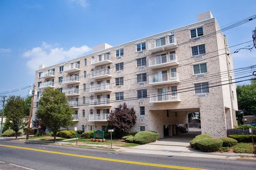 e-446 Passaic St, Hackensack, NJ, 07601-1557 | Card Image