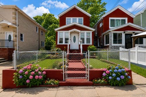12215 115th Ave, South Ozone Park, NY, 11420-2045 | Card Image