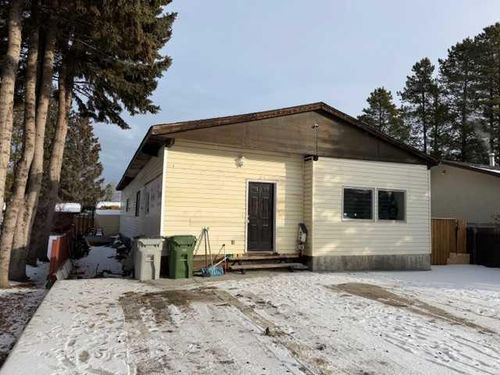 7106 S Glen Ave, Edson, AB, T7E1M9 | Card Image