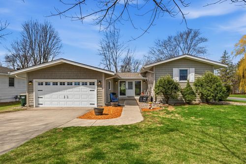 404 Larson St Sw, Hutchinson, MN, 55350-2107 | Card Image