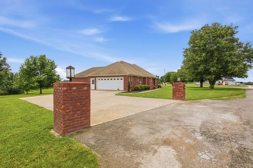 163 Tabor Pl, Hohenwald, TN, 38462-5230 | Card Image