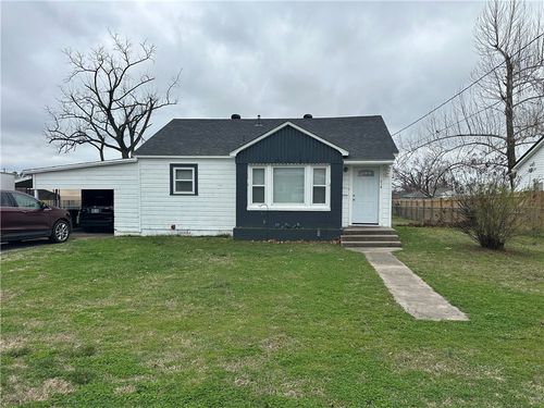 218 N 9th St, Rogers, AR, 72756-3504 | Card Image