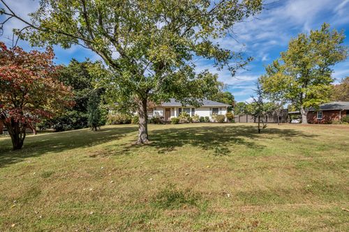 658 Devon Dr, Nashville, TN, 37220-1911 | Card Image