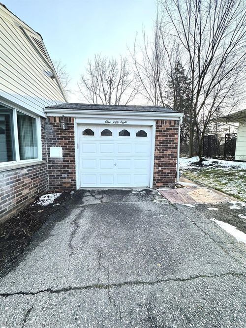 158 Marlborough Dr, Bloomfield Hills, MI, 48302-0641 | Card Image