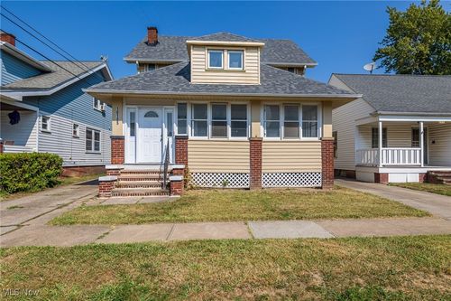 10105 Russell Ave, Garfield Heights, OH, 44125-1614 | Card Image