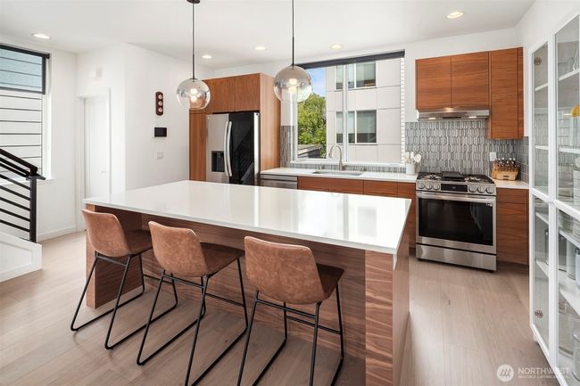 B - 8314 14 Th Ave Nw, Townhouse with 3 bedrooms, 4 bathrooms and 1 parking in Seattle WA | Image 9