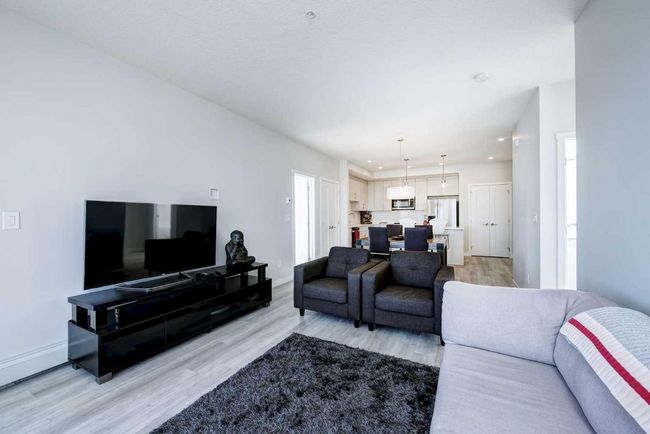 501 - 71 Shawnee Common Sw, Condo with 2 bedrooms, 2 bathrooms and 2 parking in Calgary AB | Image 18