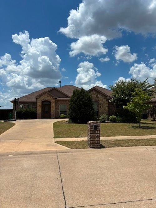 209 Newcastle St, Waxahachie, TX, 75165-5961 | Card Image
