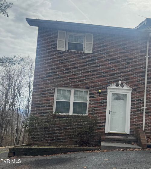 1-121 Towneview Estates Dr, Elizabethton, TN, 37643-6736 | Card Image