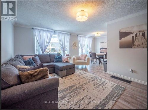 upper-807 Greenfield Cres, Newmarket, ON, L3Y3B2 | Card Image