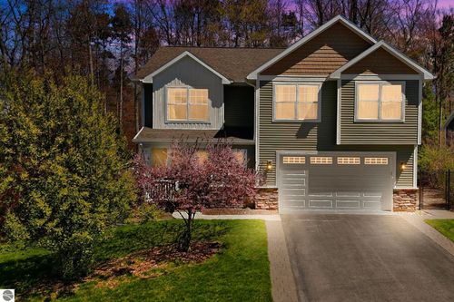 3176 Winchester Dr, Traverse City, MI, 49686-8502 | Card Image