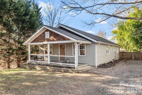 32 Youngs Cove Rd, Candler, NC, 28715-9393 | Card Image