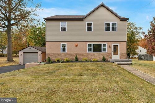 736 Plum St, SOUTHAMPTON, PA, 18966-4773 | Card Image