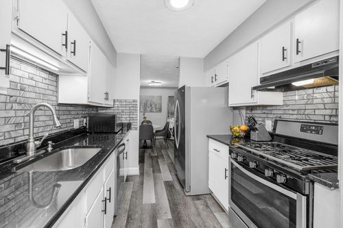 apt-38-210 Brook Village Rd, Nashua, NH, 03062-2738 | Card Image