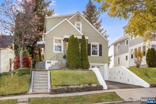 27 Gillespie Rd, Bloomfield, NJ, 07003-3805 | Card Image