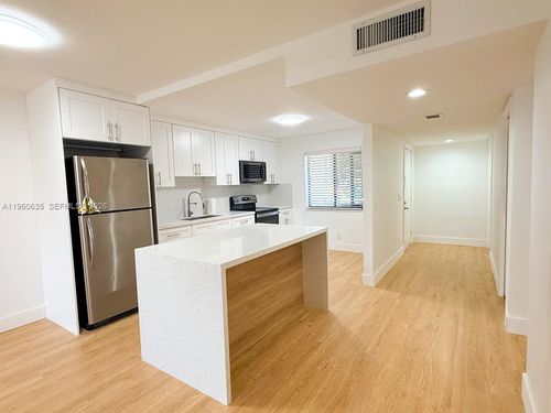 102-440 S Lake View Dr, Fort Lauderdale, FL, 33326 | Card Image