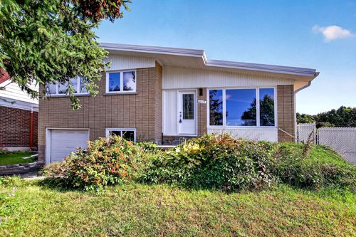 2117 Rue St Gilles, House with 4 bedrooms, 2 bathrooms and null parking in Laval QC | Card Image