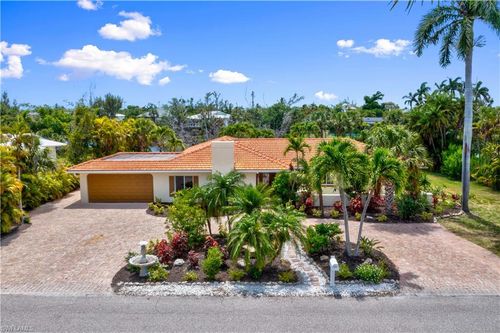9421 Moonlight Dr, SANIBEL, FL, 33957-4210 | Card Image