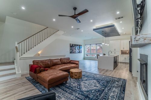 321 College Ave, Fort Worth, TX, 76104-1147 | Card Image