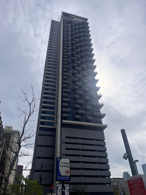 unit-2415-235 W Van Buren St, Chicago, IL, 60607-3931 | Card Image