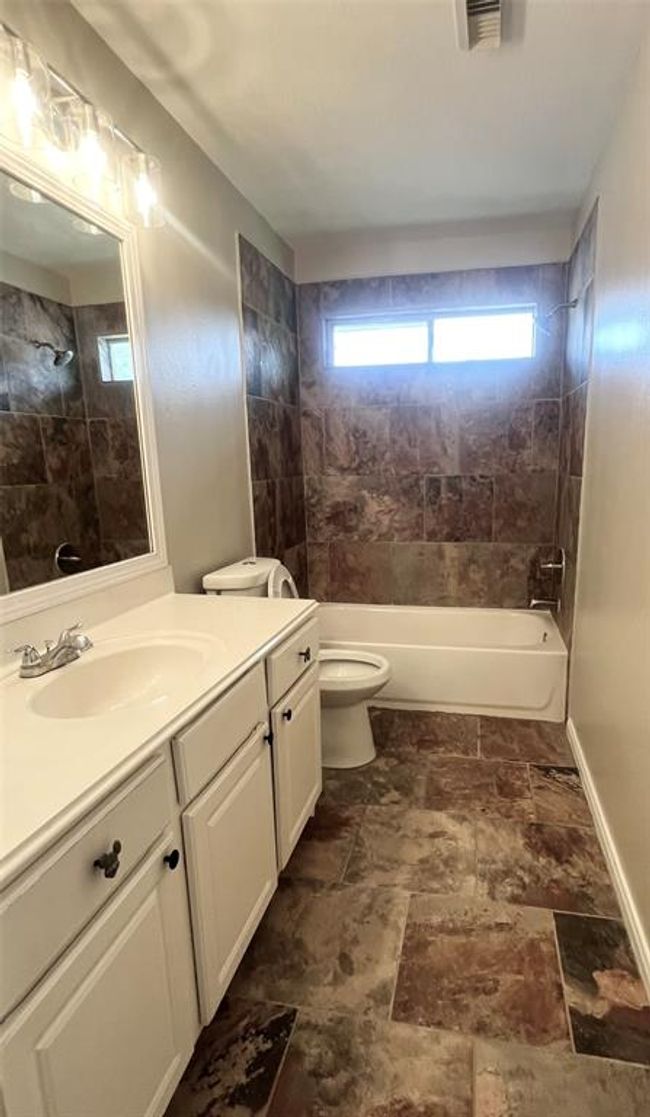 8511 Nashwood Ct, House other with 4 bedrooms, 3 bathrooms and 2 parking in Houston TX | Image 12