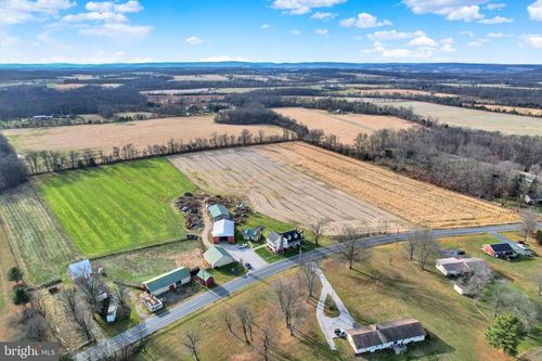 2894 Oxford Rd, New Oxford, PA, 17350-9640 | Card Image