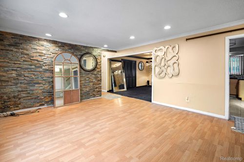29249 Everett St, Southfield, MI, 48076-5810 | Card Image