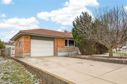 1-82 Millen Rd, Stoney Creek, ON, L8G3G2 | Card Image