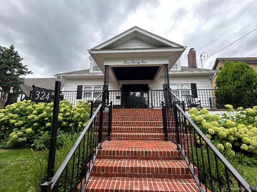 324 Hayward Ave, Mount Vernon, NY, 10552-1607 | Card Image