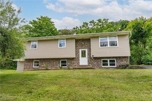 9115 Arrow Rd Nw, Minerva, OH, 44657-9702 | Card Image