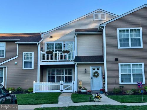 d1-401 Ferris Ln, DOYLESTOWN, PA, 18901-5035 | Card Image