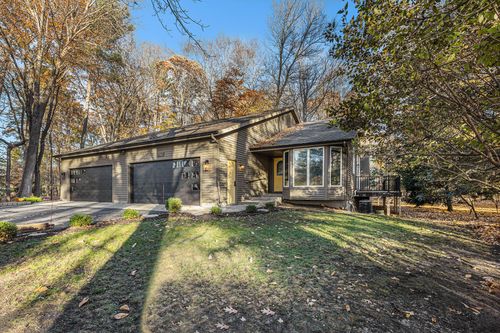 3670 Henry St, Norton Shores, MI, 49441-4706 | Card Image