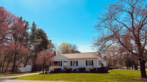 29 Forest Street, Franklin, MA, 02038 | Card Image