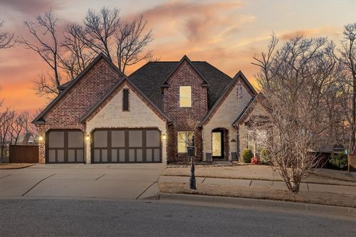 4002 Ne Miner Ct, Bentonville, AR, 72712-4789 | Card Image