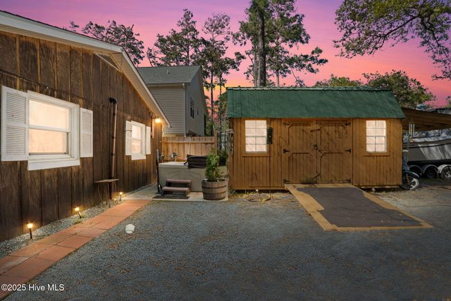 306 Ne 55 Th St, House other with 3 bedrooms, 1 bathrooms and null parking in Oak Island NC | Image 4