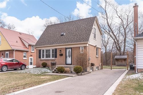 624 Burgess Ave, Hamilton, ON, L8H6H9 | Card Image